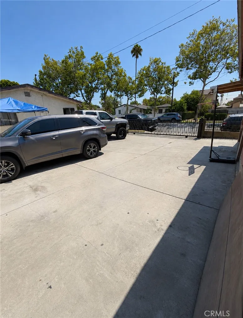 5952 Priory Bell Gardens, CA 90201