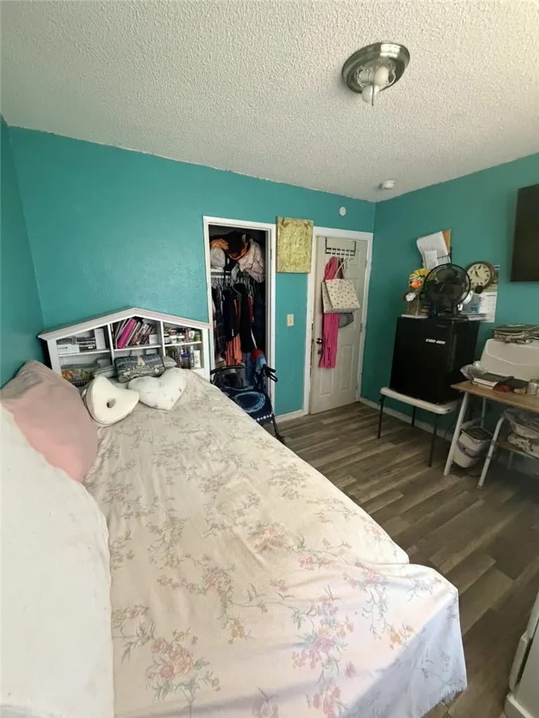 18265 Larkspur Adelanto, CA 92301