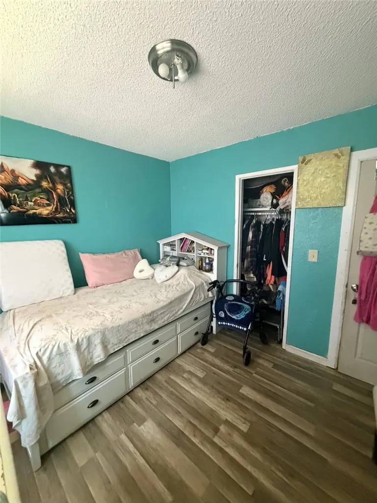 18265 Larkspur Adelanto, CA 92301