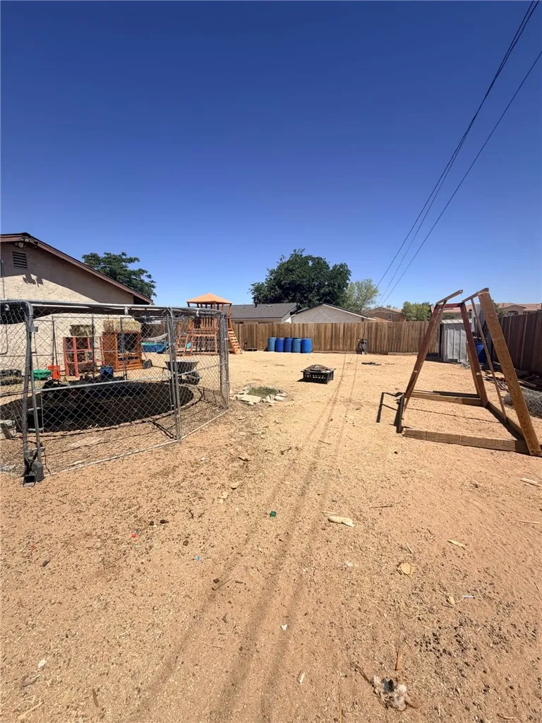 18265 Larkspur Adelanto, CA 92301