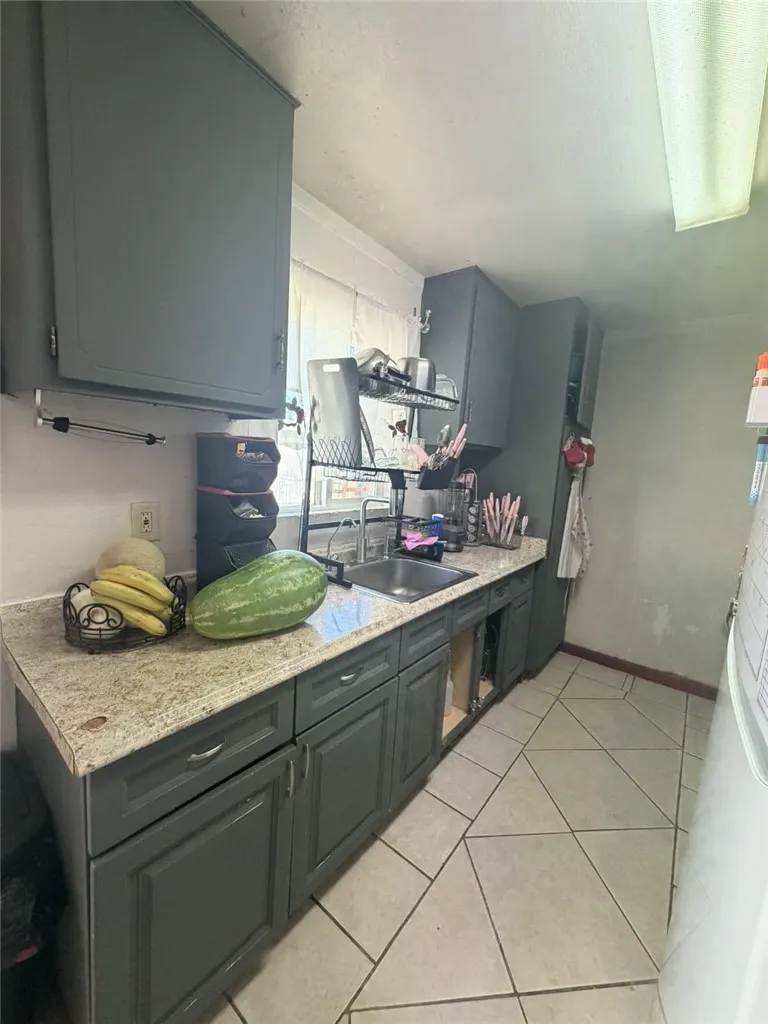 18265 Larkspur Adelanto, CA 92301