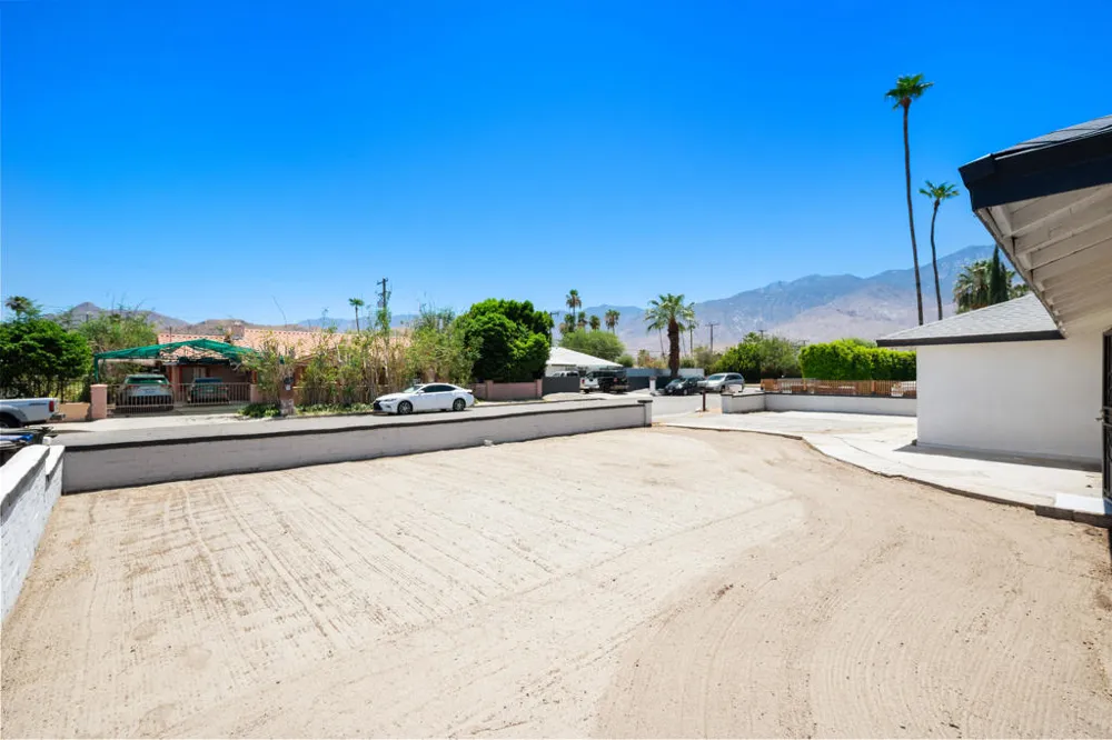 4140 E Calle San Antonio Palm Springs, CA 92264