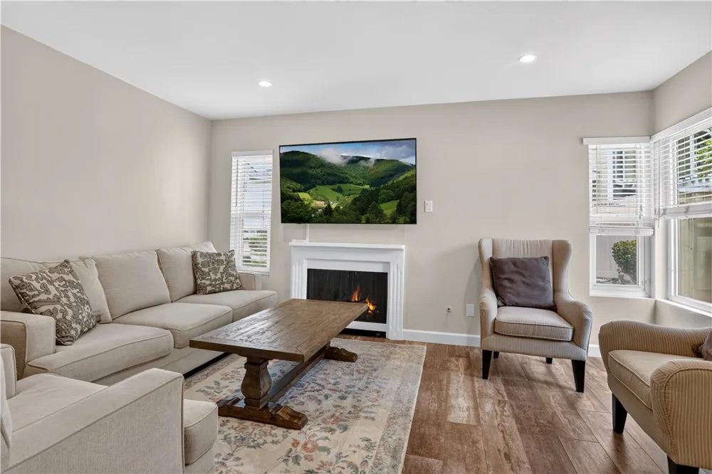 6211 Plymouth Court #114 Yorba Linda, CA 92887