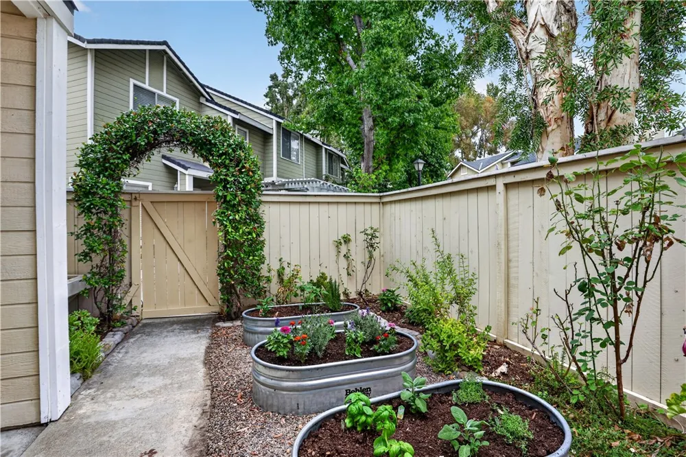 6211 Plymouth Court #114 Yorba Linda, CA 92887