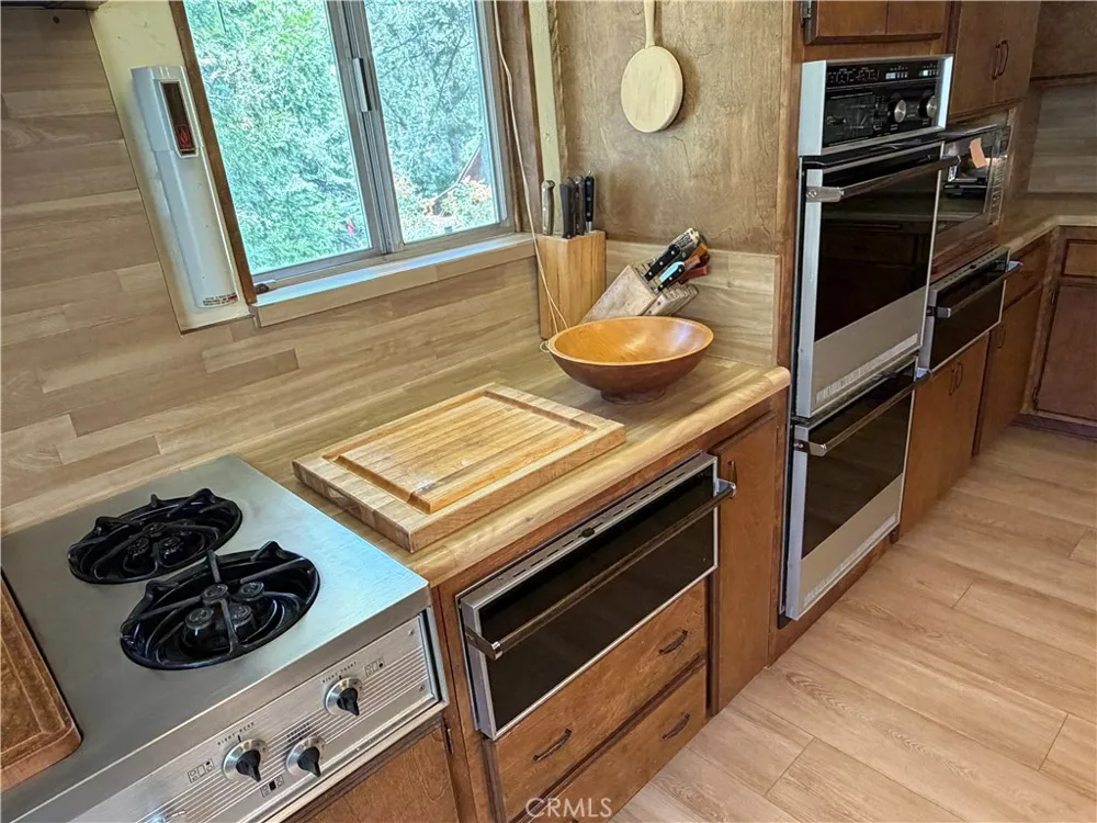 5974 Pine Angelus Oaks, CA 92305