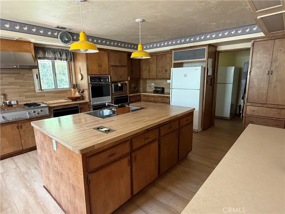 5974 Pine Angelus Oaks, CA 92305