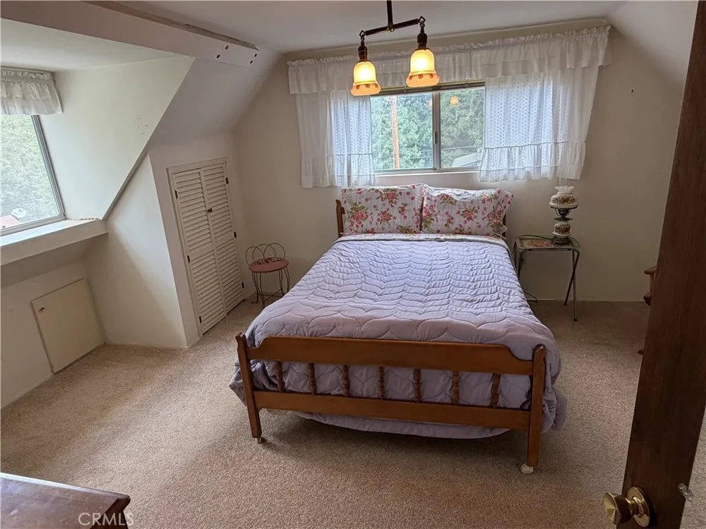 5974 Pine Angelus Oaks, CA 92305