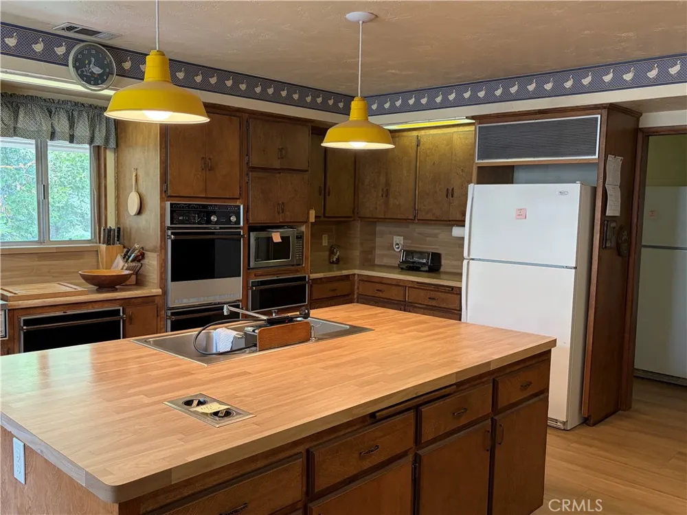 5974 Pine Angelus Oaks, CA 92305