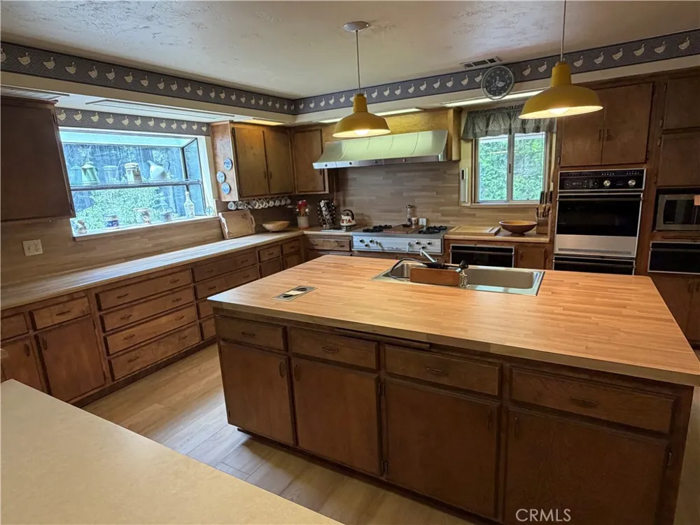 5974 Pine Angelus Oaks, CA 92305