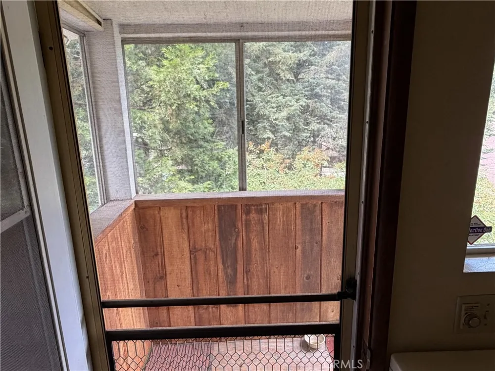 5974 Pine Angelus Oaks, CA 92305