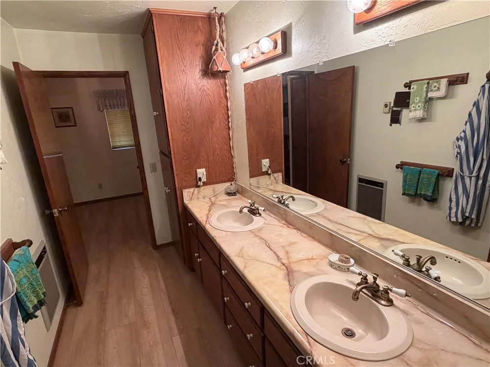 5974 Pine Angelus Oaks, CA 92305