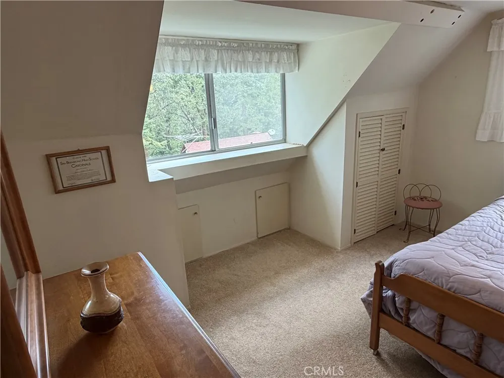 5974 Pine Angelus Oaks, CA 92305