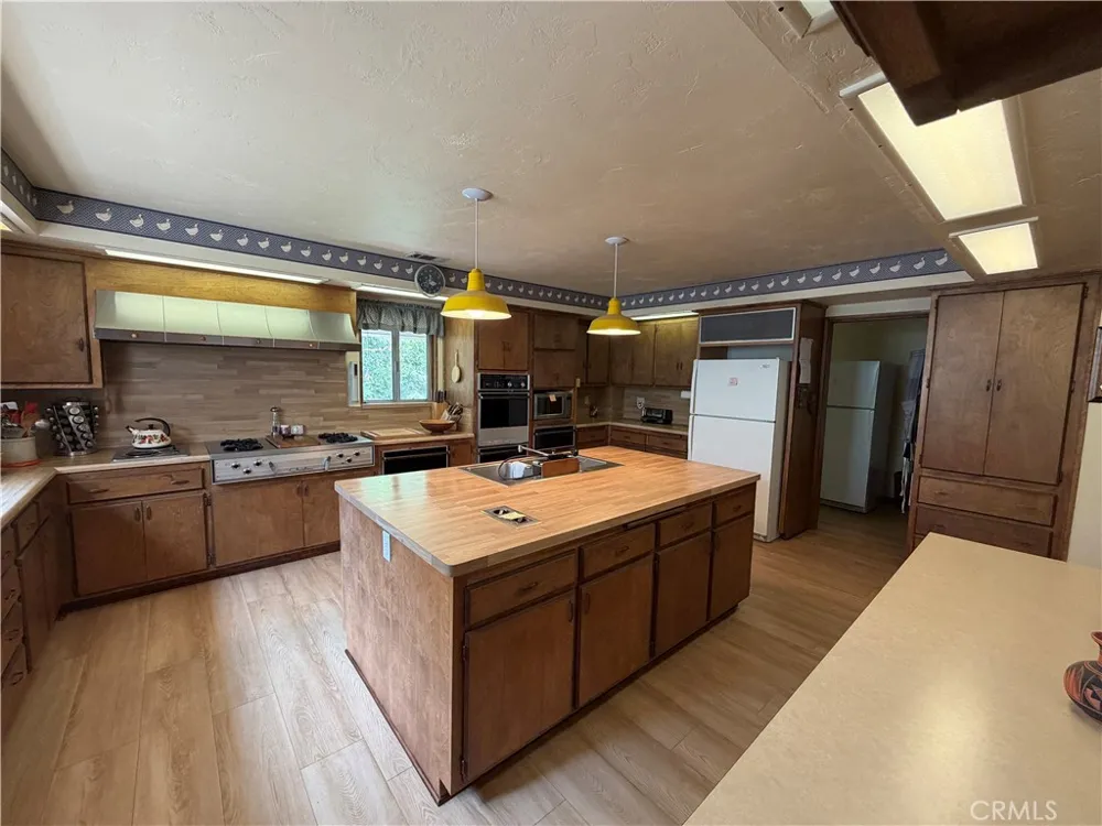 5974 Pine Angelus Oaks, CA 92305
