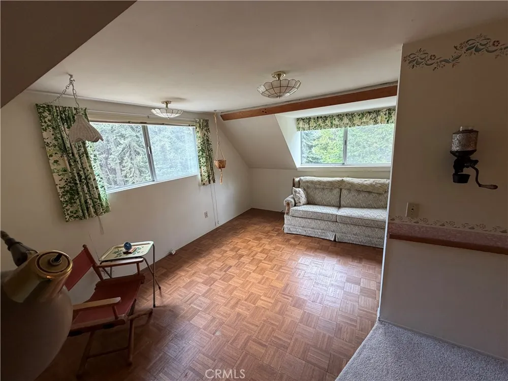 5974 Pine Angelus Oaks, CA 92305