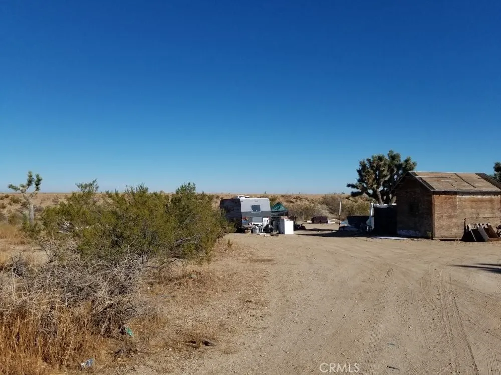 18501 Fort Tejon Road Llano, CA 93544