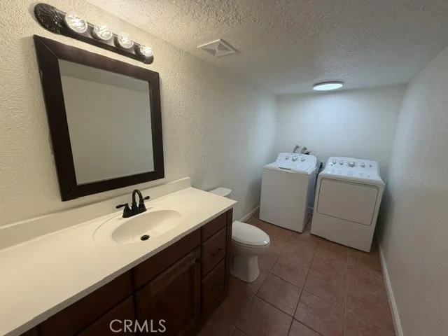 16605 Upland Ave #E Fontana, CA 92335