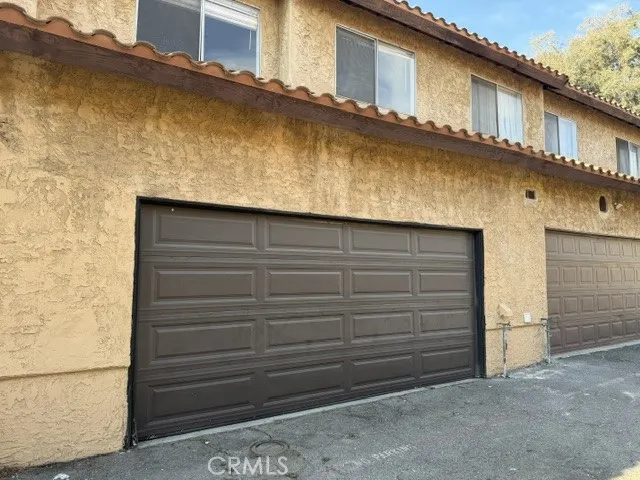 16605 Upland Ave #E Fontana, CA 92335