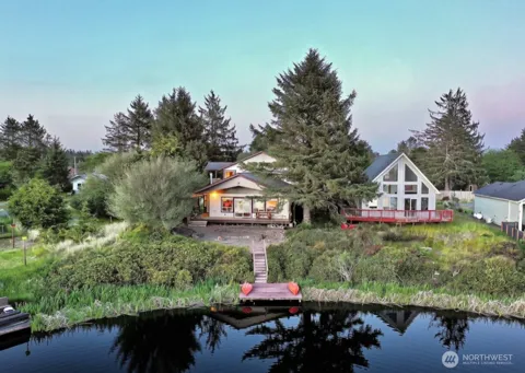 137 Razor Clam Drive SW