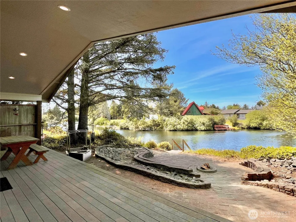 137 Razor Clam Drive SW Ocean Shores, WA 98569