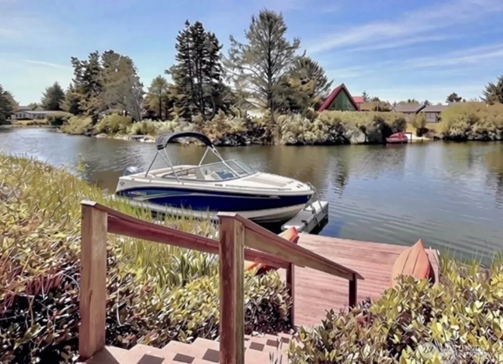 137 Razor Clam Drive SW Ocean Shores, WA 98569