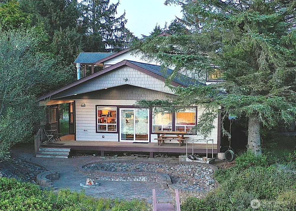 137 Razor Clam Drive SW Ocean Shores, WA 98569