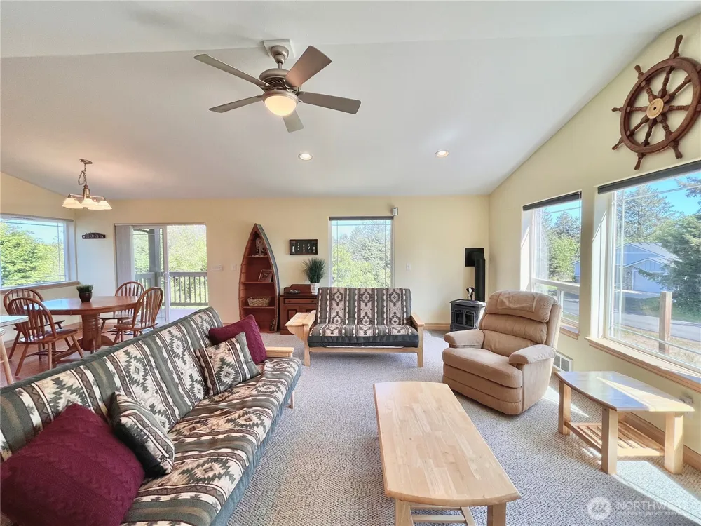 137 Razor Clam Drive SW Ocean Shores, WA 98569