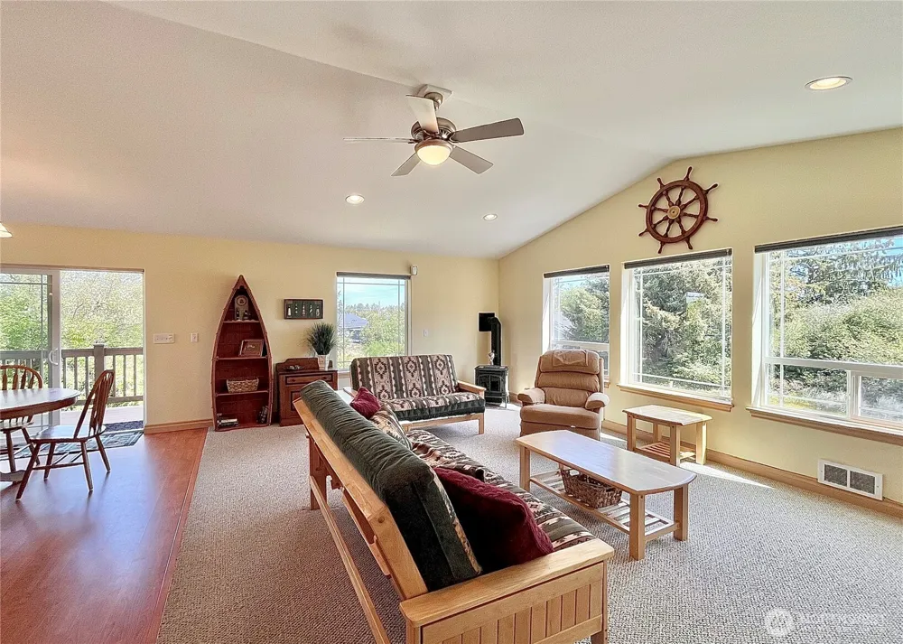 137 Razor Clam Drive SW Ocean Shores, WA 98569
