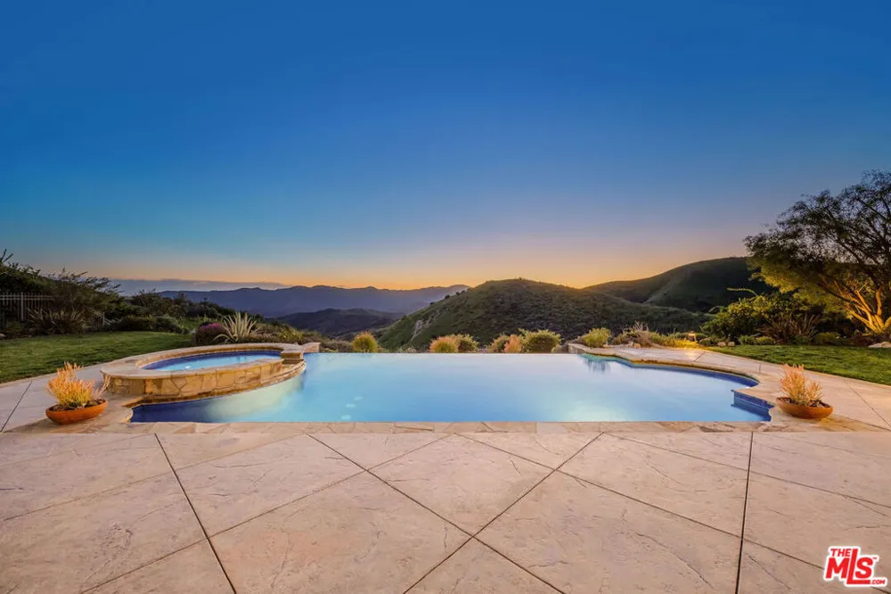25420 Prado De Azul Calabasas, CA 91302