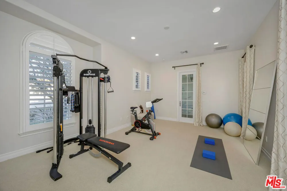25420 Prado De Azul Calabasas, CA 91302