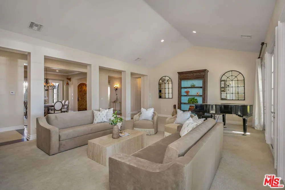 25420 Prado De Azul Calabasas, CA 91302