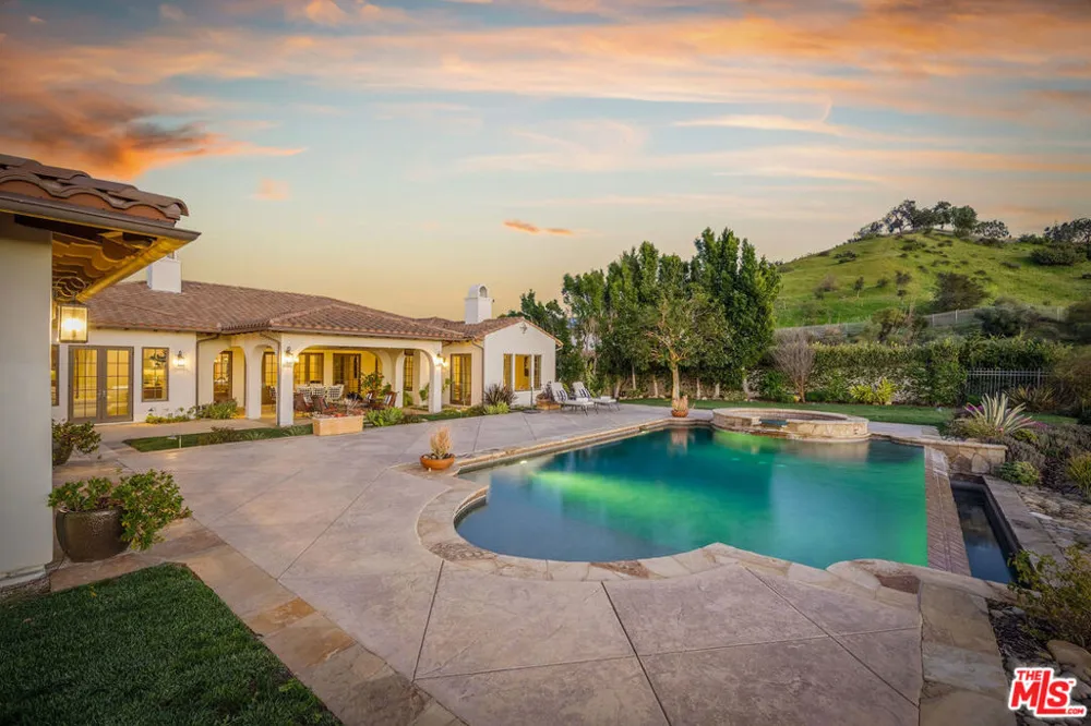 25420 Prado De Azul Calabasas, CA 91302