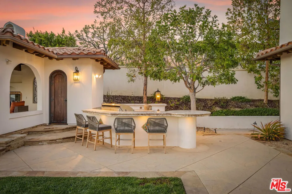 25420 Prado De Azul Calabasas, CA 91302