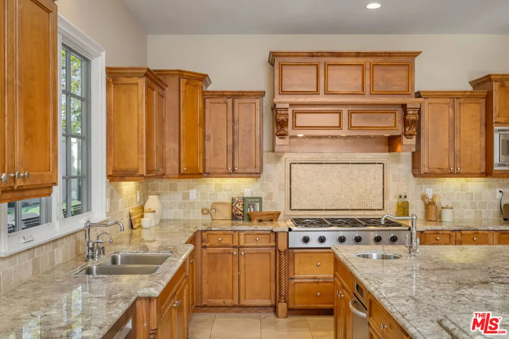 25420 Prado De Azul Calabasas, CA 91302