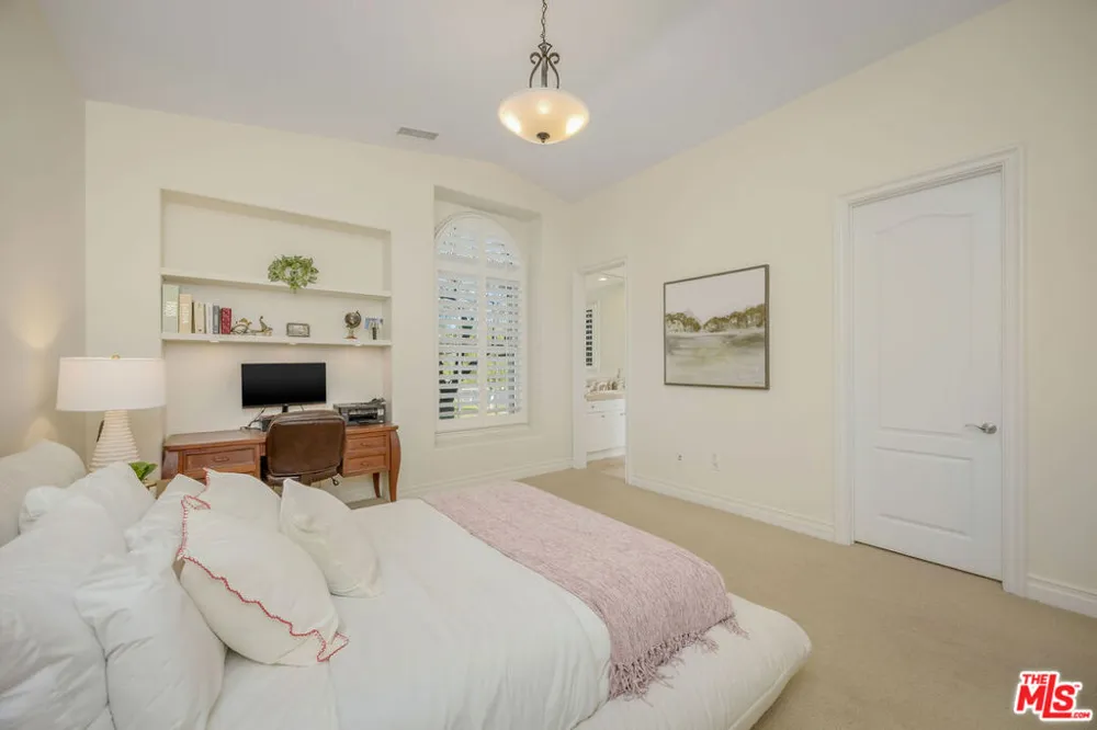 25420 Prado De Azul Calabasas, CA 91302