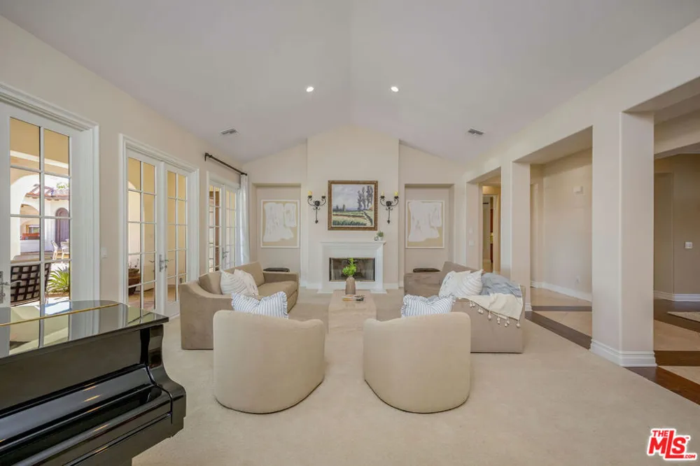 25420 Prado De Azul Calabasas, CA 91302