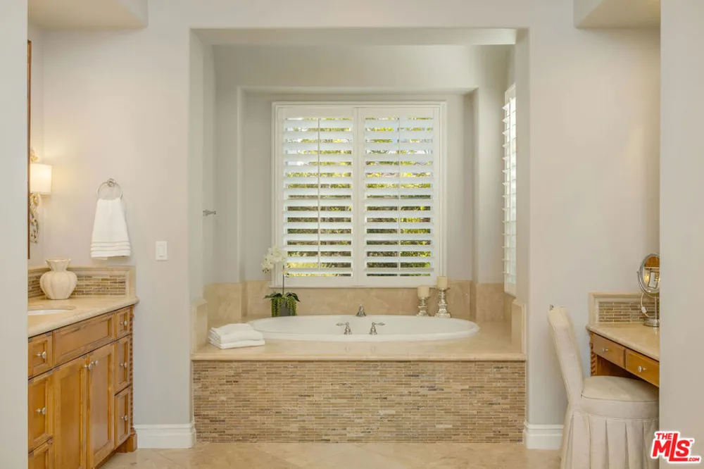 25420 Prado De Azul Calabasas, CA 91302