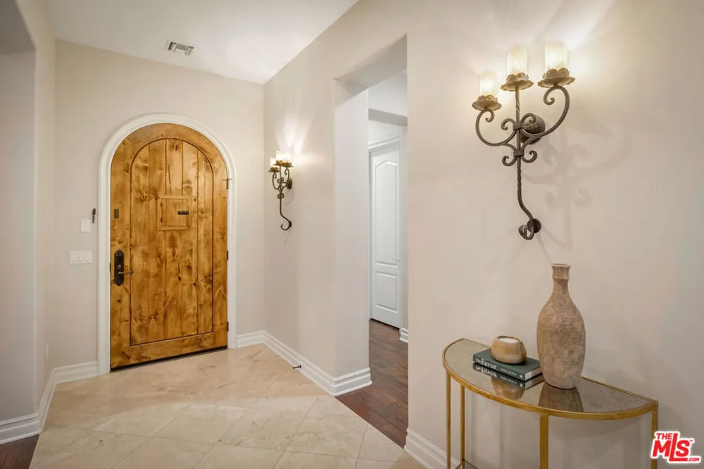 25420 Prado De Azul Calabasas, CA 91302