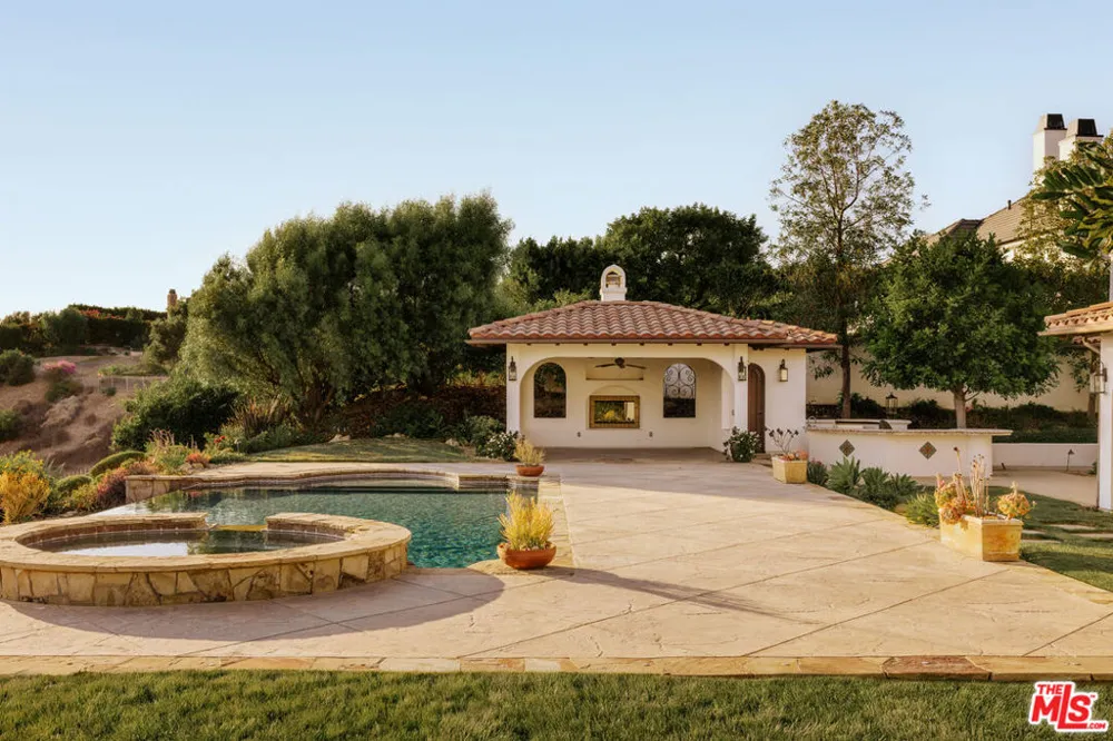 25420 Prado De Azul Calabasas, CA 91302