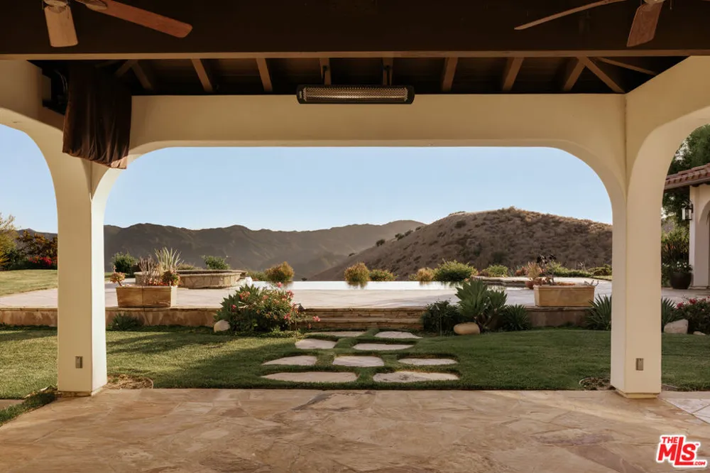 25420 Prado De Azul Calabasas, CA 91302
