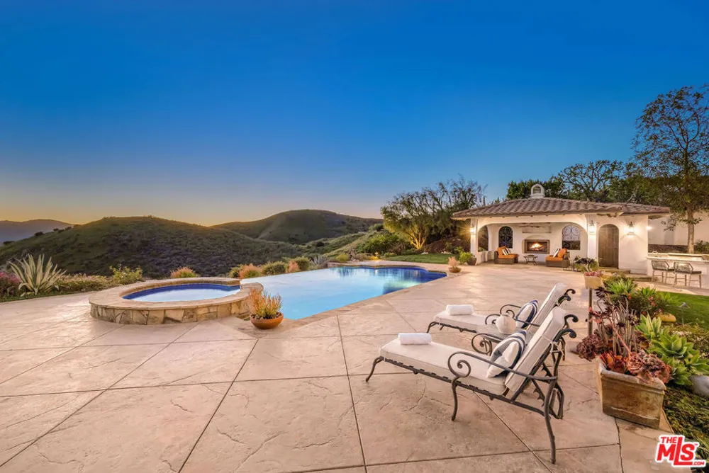 25420 Prado De Azul Calabasas, CA 91302