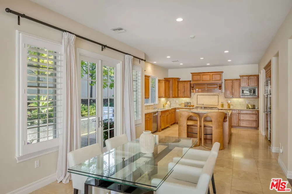 25420 Prado De Azul Calabasas, CA 91302