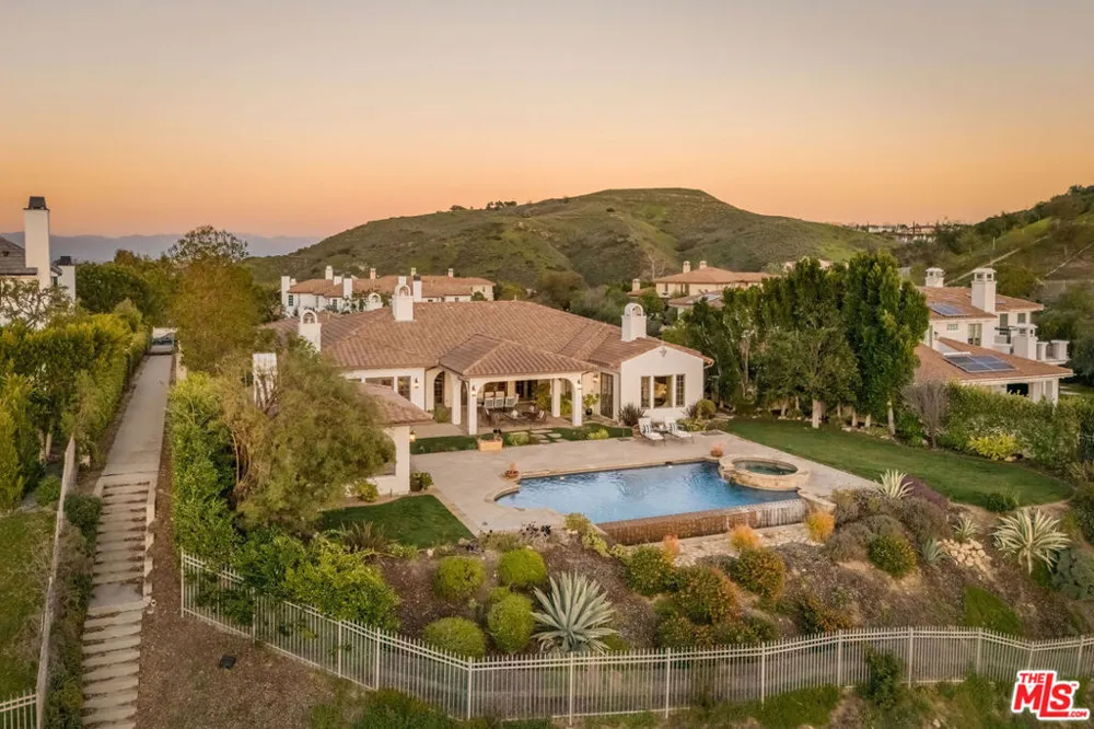 25420 Prado De Azul Calabasas, CA 91302