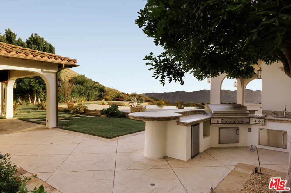 25420 Prado De Azul Calabasas, CA 91302