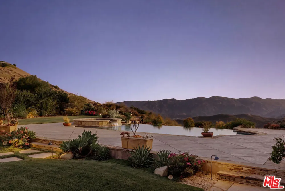 25420 Prado De Azul Calabasas, CA 91302