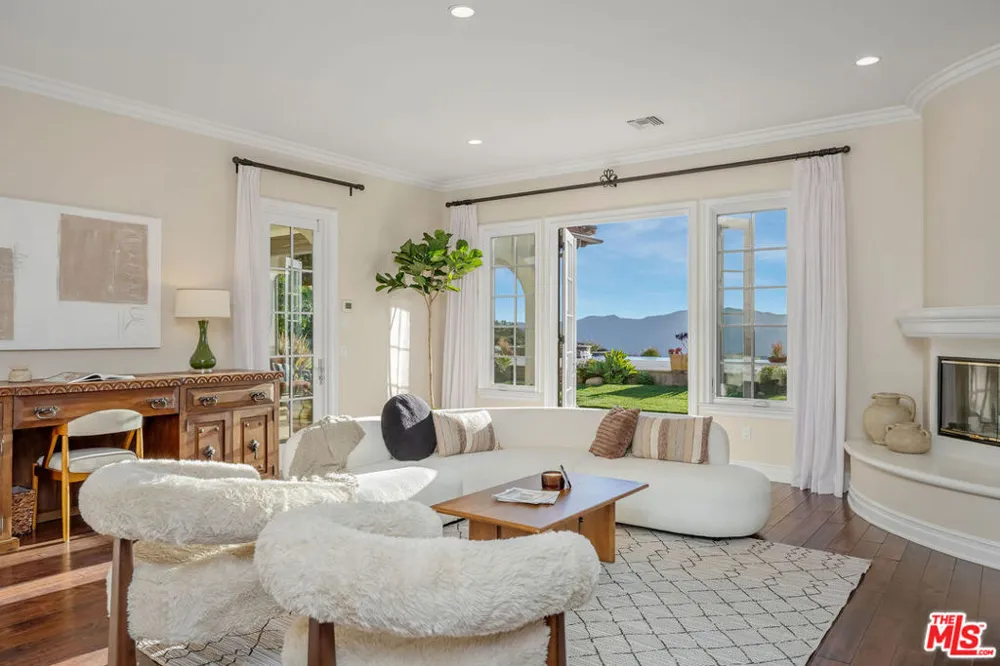 25420 Prado De Azul Calabasas, CA 91302