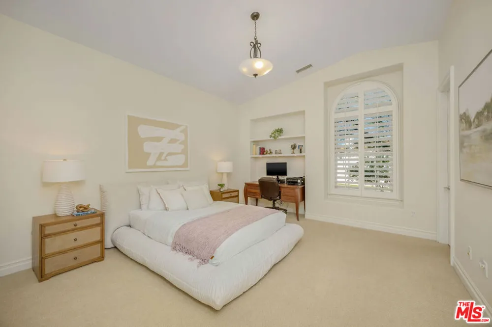 25420 Prado De Azul Calabasas, CA 91302