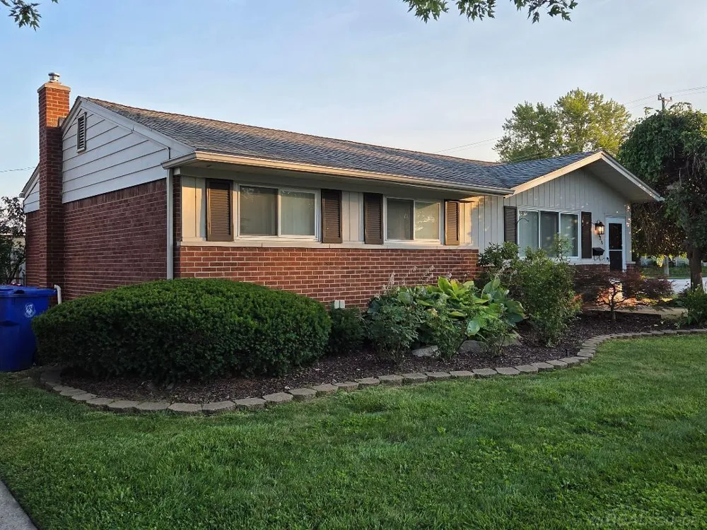 16816 Hans Court Fraser City, MI 48026