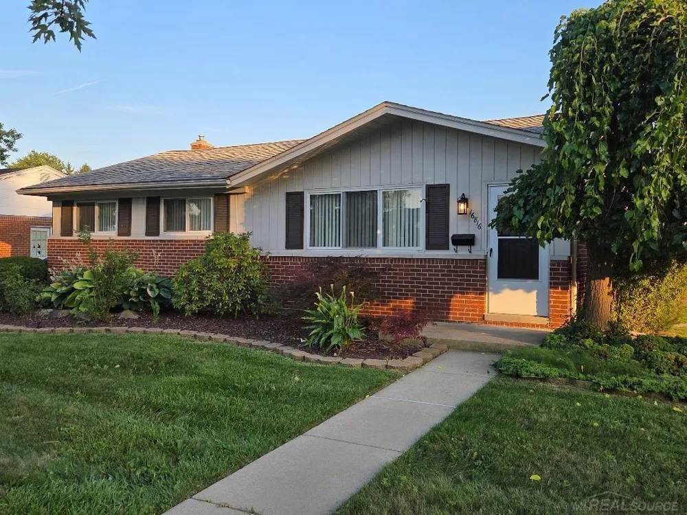 16816 Hans Court Fraser City, MI 48026