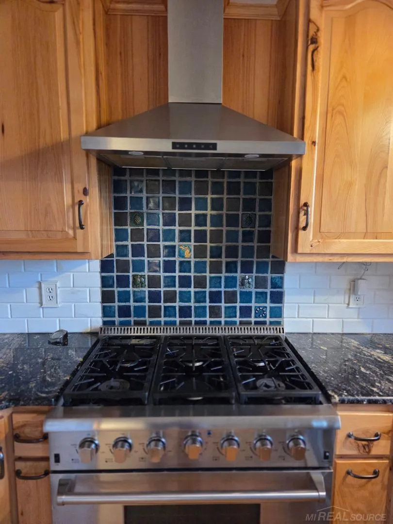 16816 Hans Court Fraser City, MI 48026