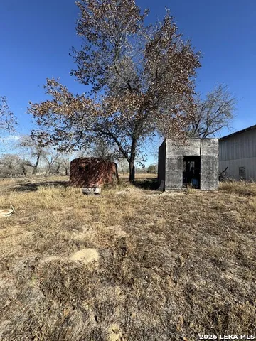122 WOODCREST RD Somerset, TX 78069